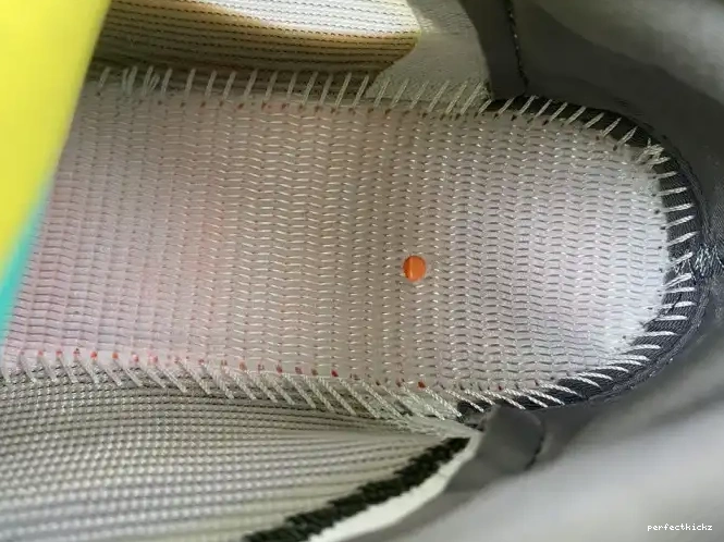 Adidas Salt 700 Fade ID1674 V3 Yeezy 0701